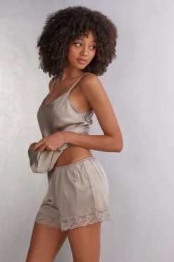 Bas de pyjama short en soie avec dentelle