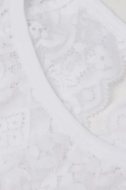 Brassière en dentelle
