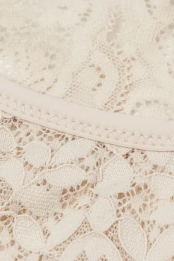 Brassière en dentelle