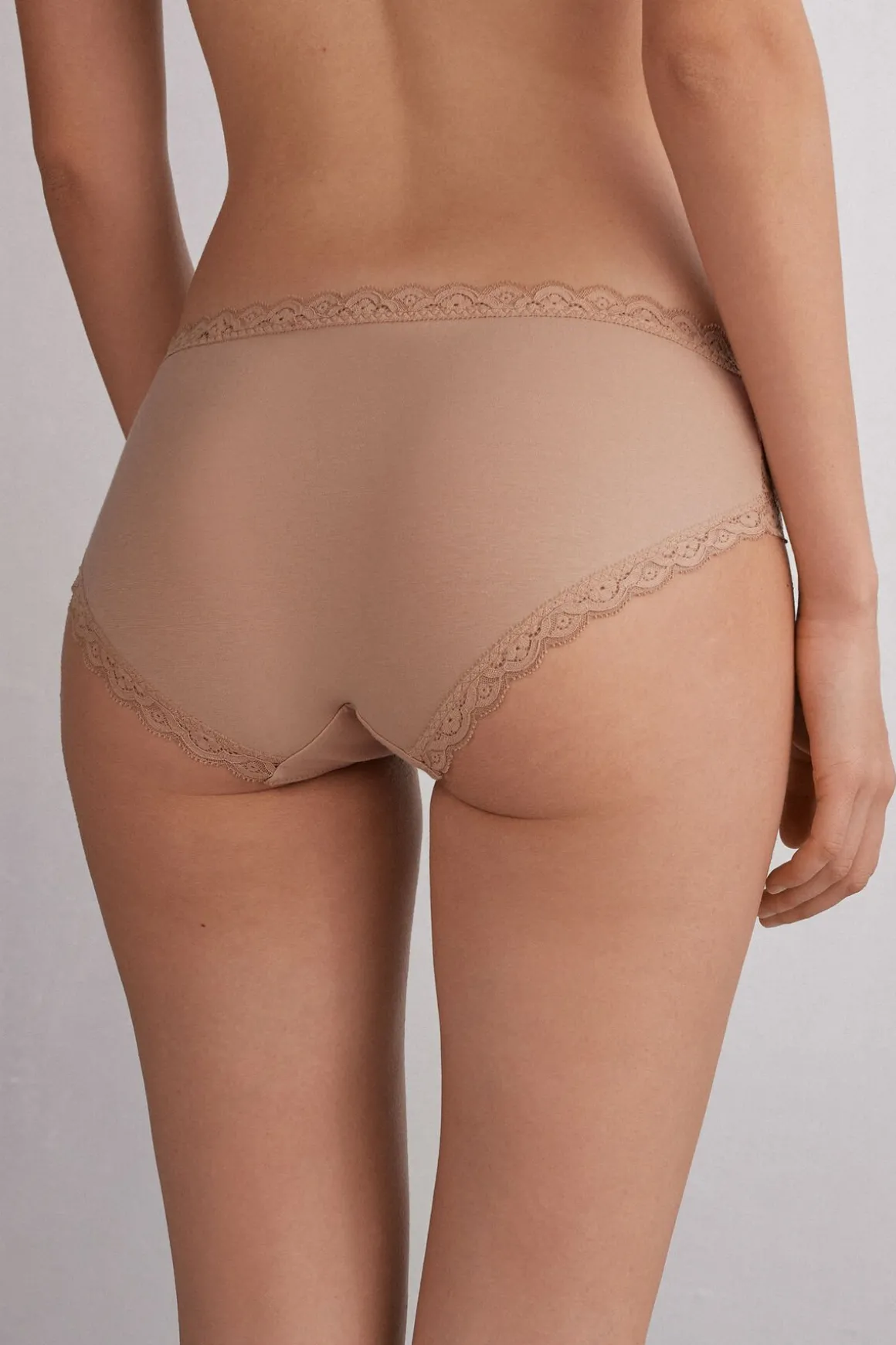 Culotte en Dentelle et Coton