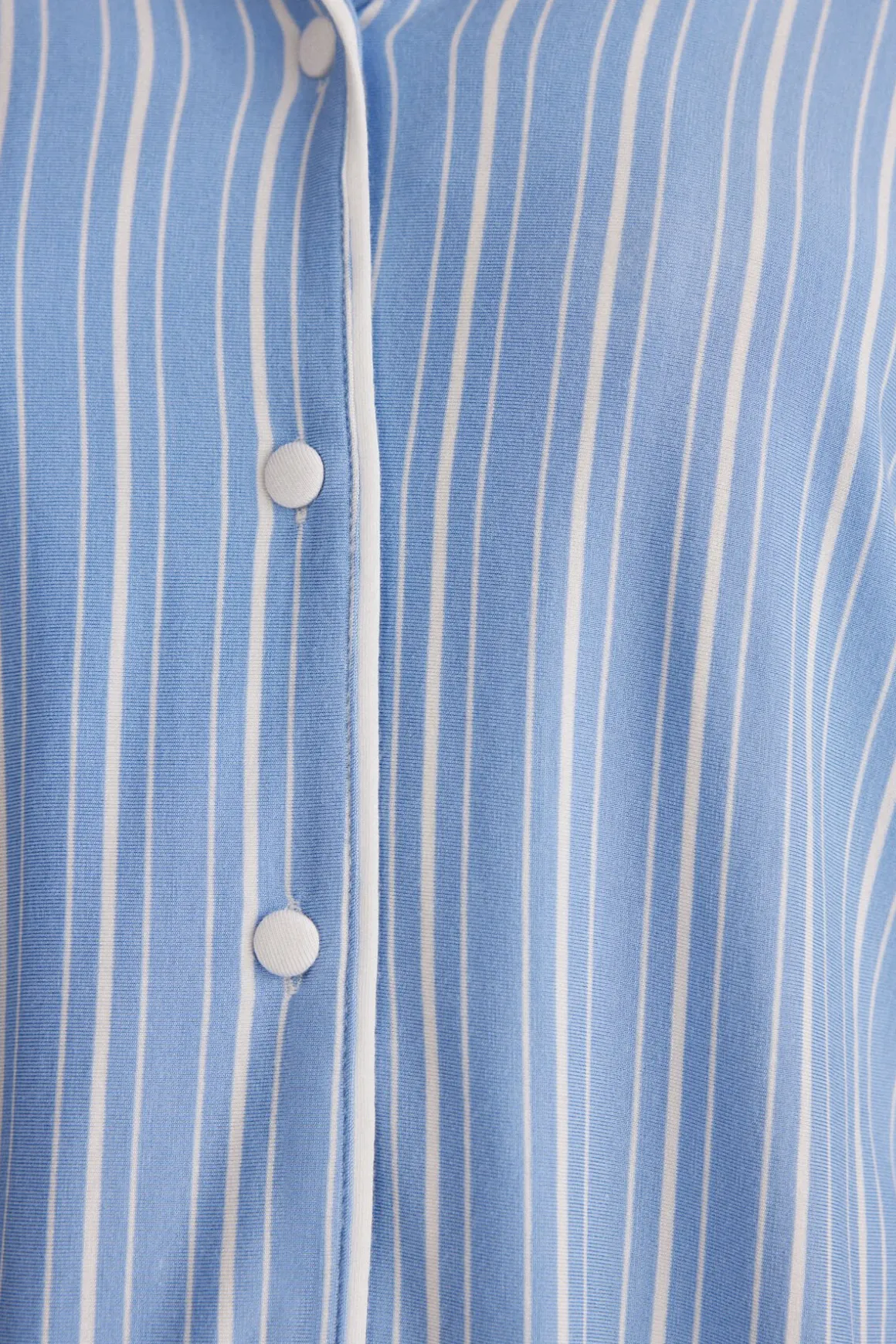 Haut de pyjama en modal ouvert devant Oxford à rayures