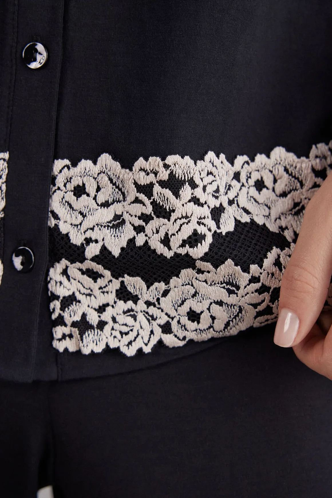 Haut de pyjama ouvert devant en modal PRETTY FLOWERS
