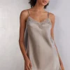 Nuisette en soie et dentelle
