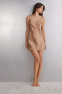Nuisette en soie et dentelle