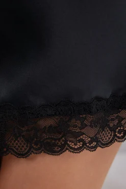 Nuisette en soie et dentelle