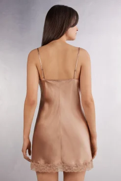 Nuisette en soie et dentelle