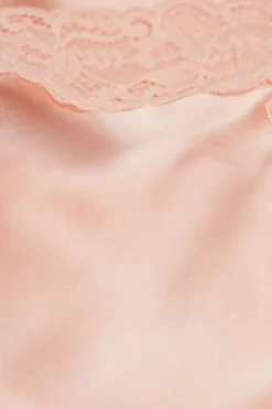 Nuisette en soie et dentelle