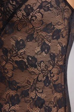 Nuisette longue en dentelle THE SIMPLEST PLEASURES