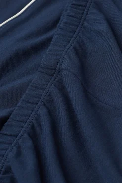 Short en modal avec bords en contraste