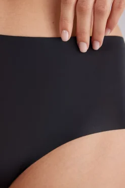 Shorty en microfibre sans couture