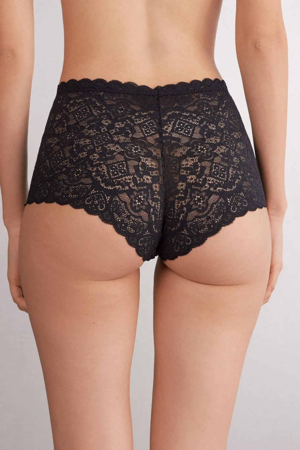 Shorty taille haute en dentelle
