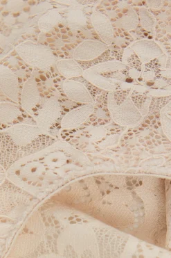 Shorty taille haute en dentelle