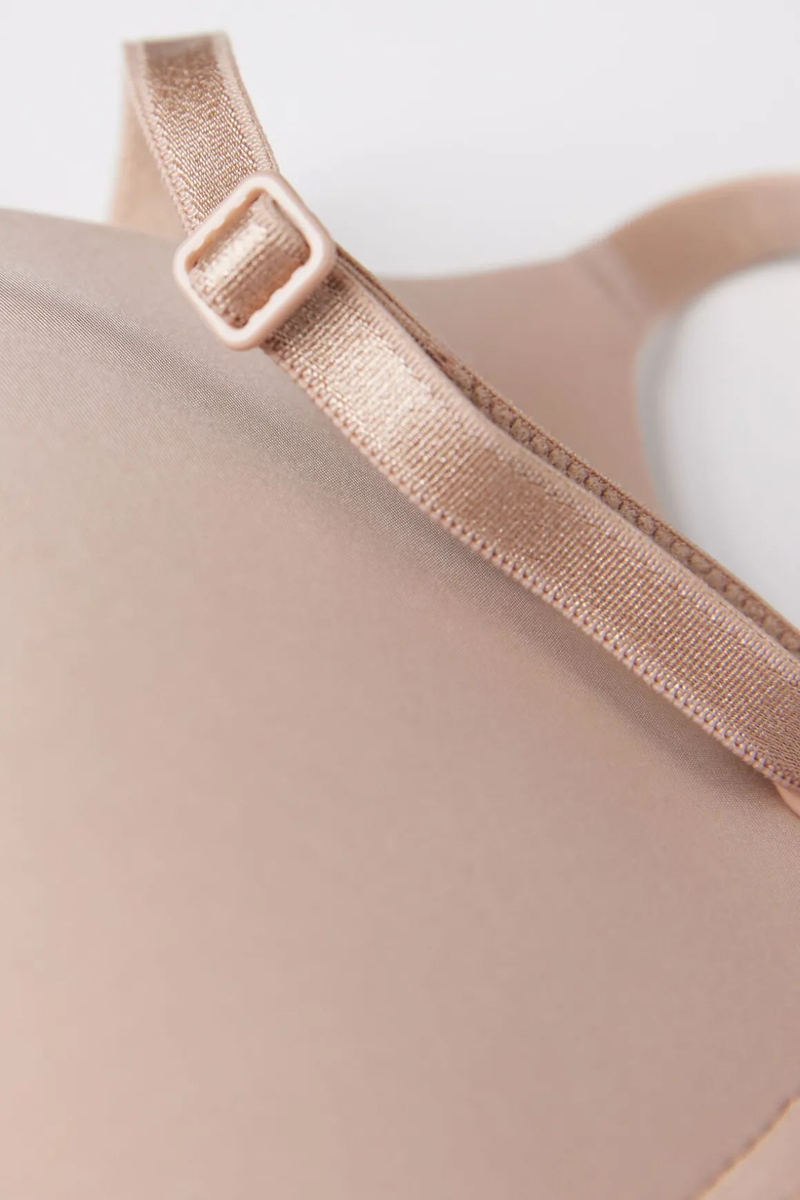 Soutien-gorge super push-up SIMONA en microfibre ultralÉgère