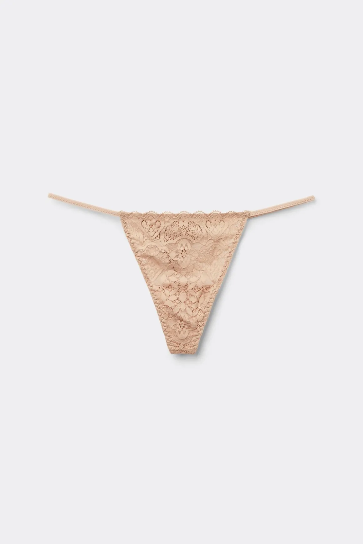 String ficelle en dentelle