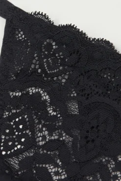 String ficelle en dentelle