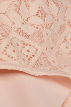 Tanga en Dentelle et Microfibre