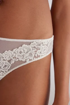 Tanga femme en dentelle florale