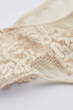 Tanga femme en dentelle florale