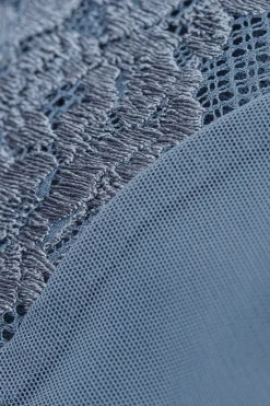 Tanga femme en dentelle florale