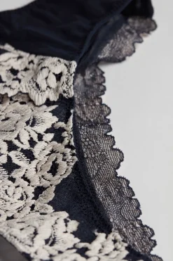 Tanga femme en dentelle florale