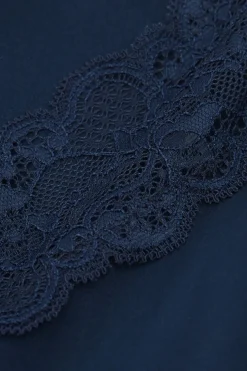 Top en soie et dentelle