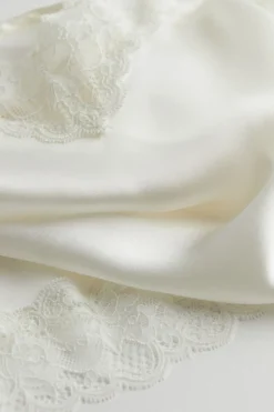 Top en soie et dentelle