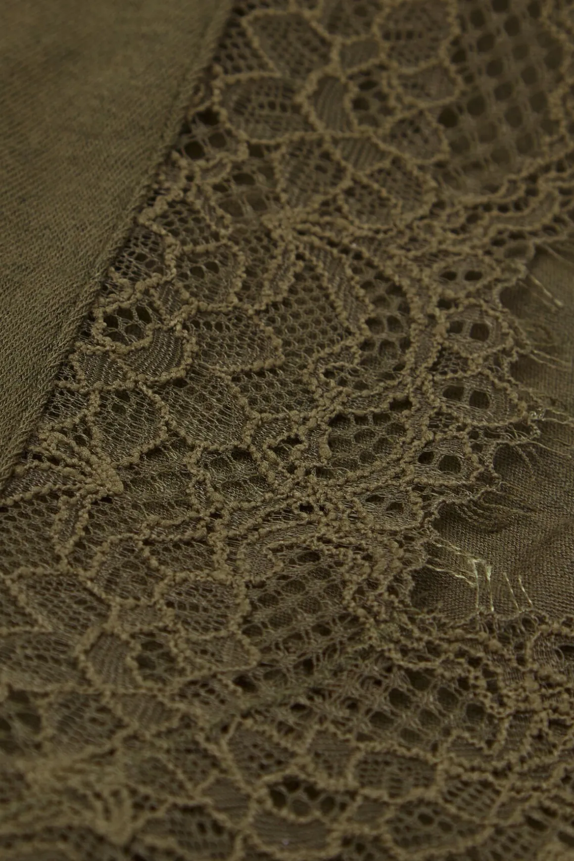 T-shirt manches longues en cachemire et dentelle